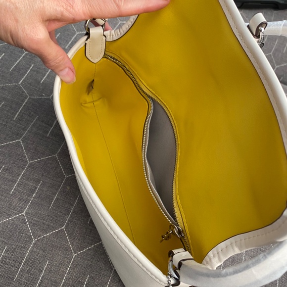 Coach Restored Hamptons Bag - Picture 5 of 9